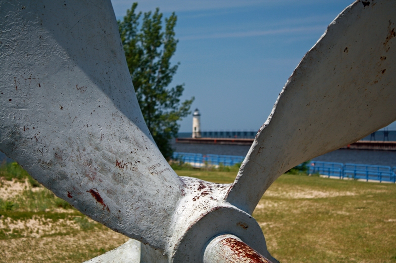 mainstee pierhead lighthouse